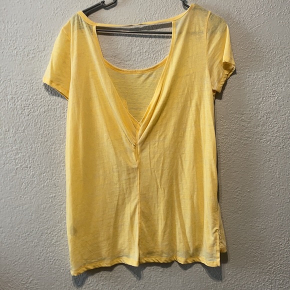 Yellow American eagle open back tee shirt - Picture 2 of 2